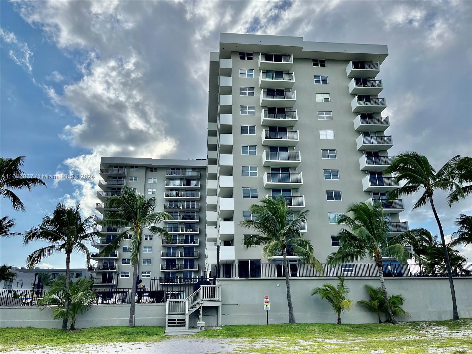 MANATEE CONDO - Residential