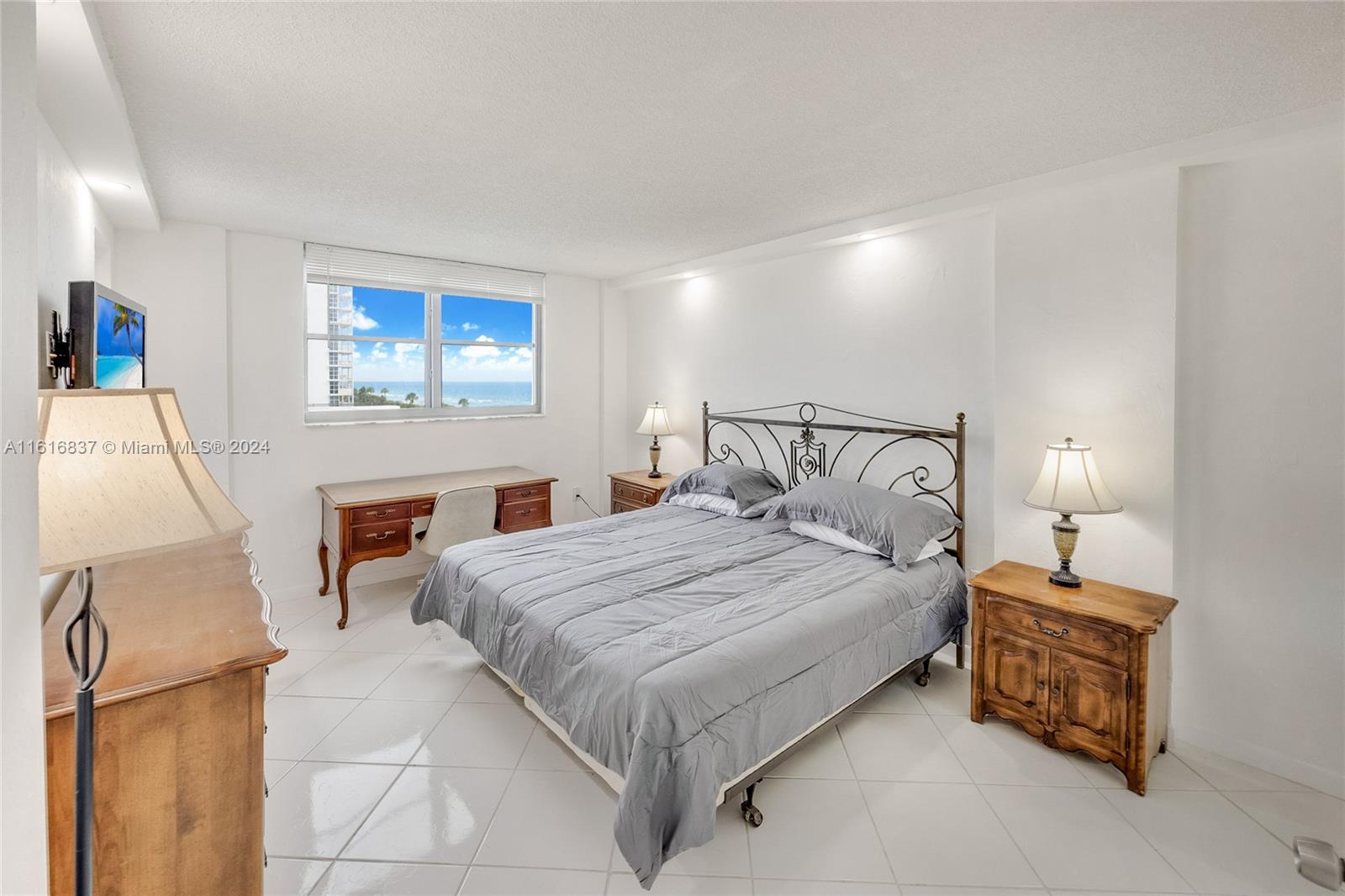 MANATEE CONDO - Residential