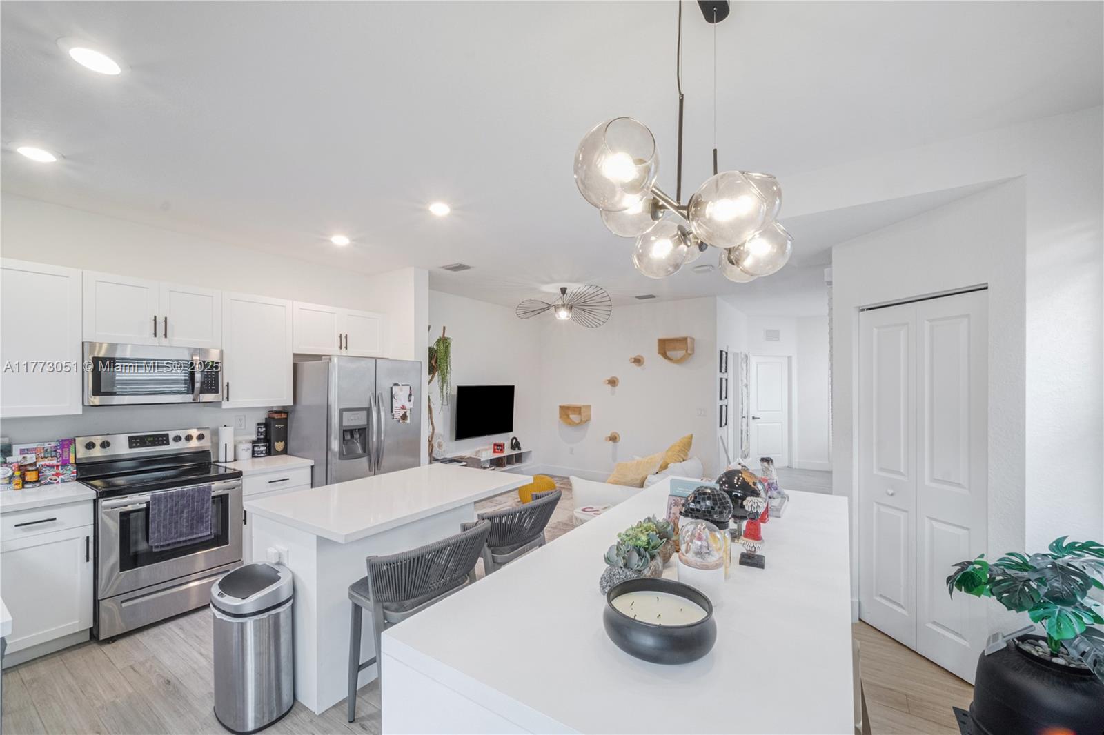 VIA VENTURA NEIGHBORHOOD - Residential