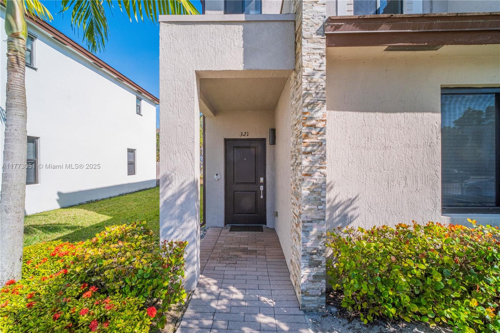 VIA VENTURA NEIGHBORHOOD - Residential