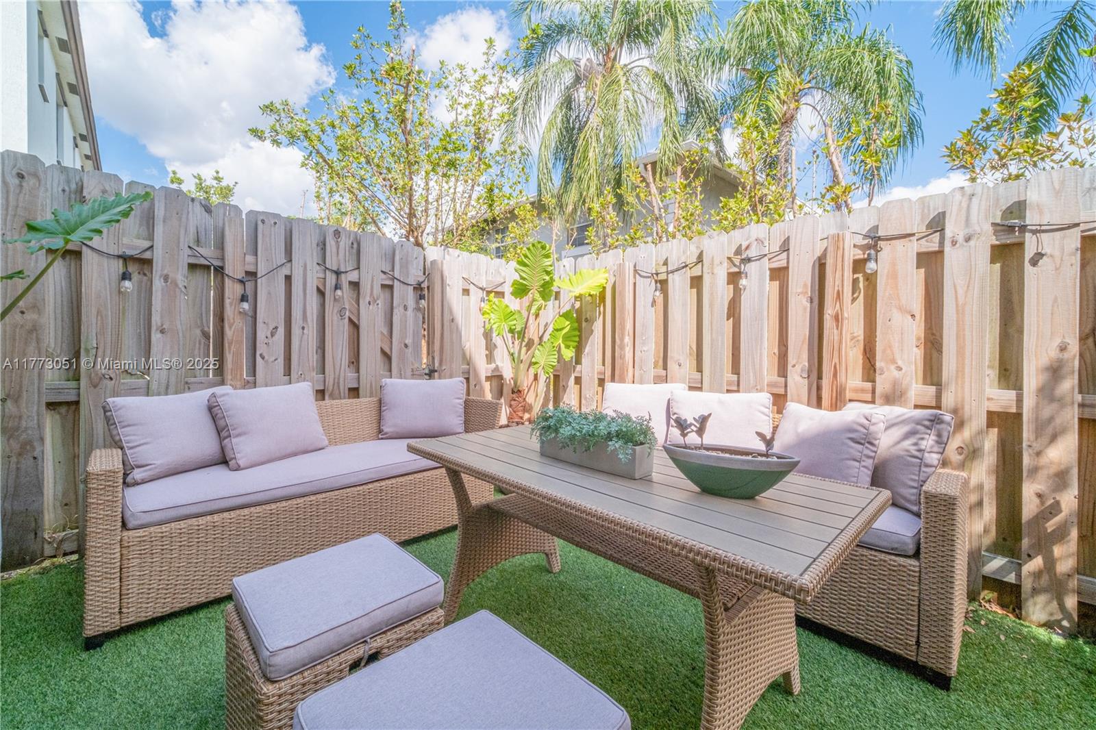 VIA VENTURA NEIGHBORHOOD - Residential