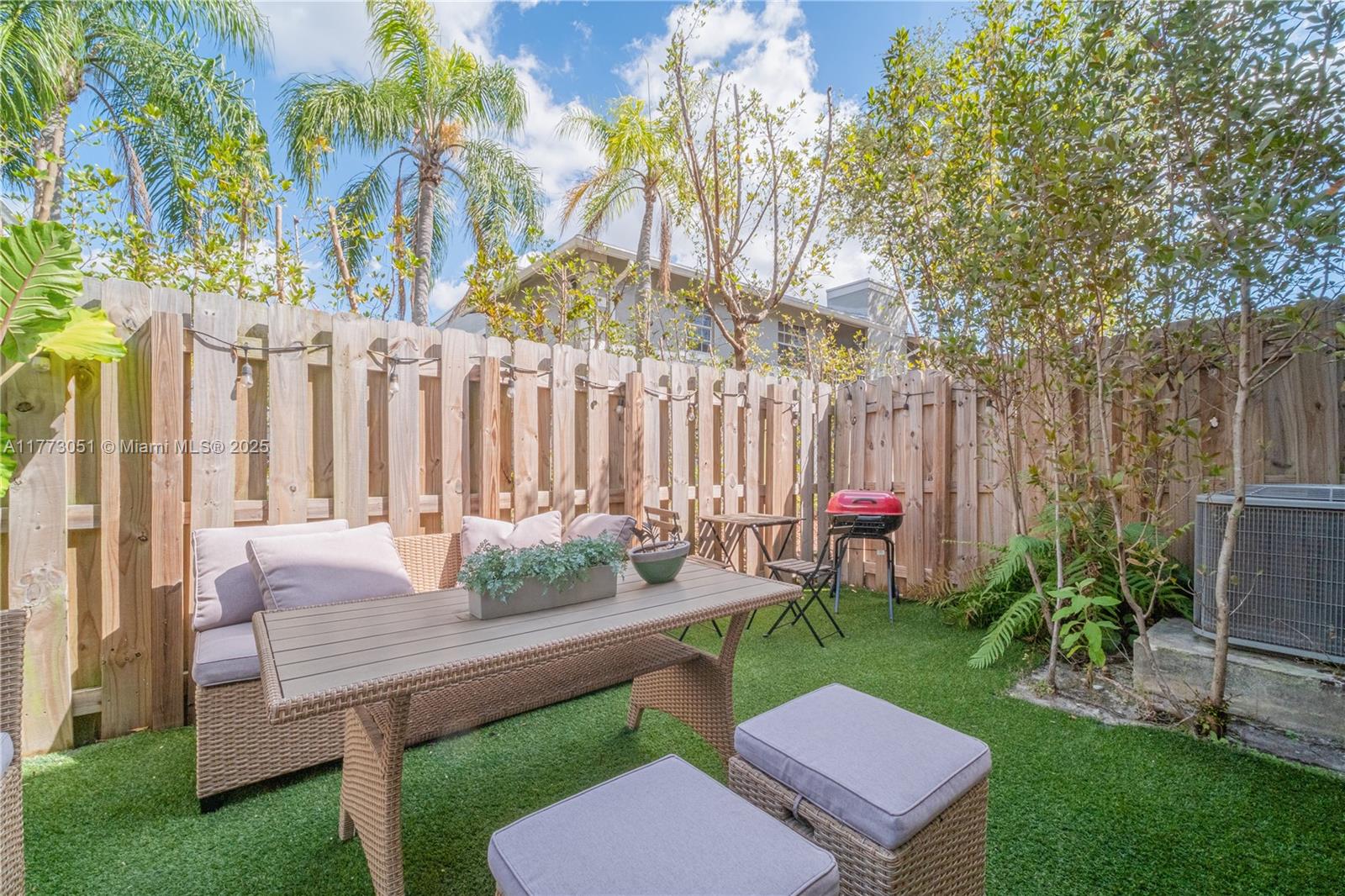 VIA VENTURA NEIGHBORHOOD - Residential