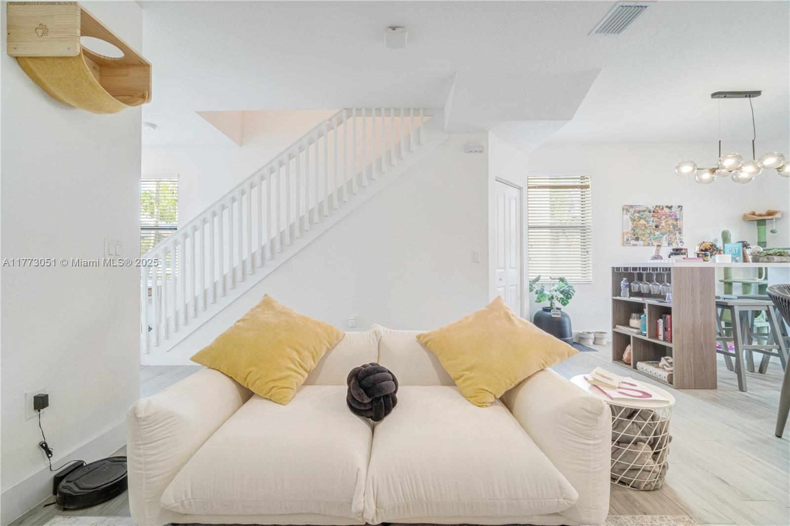 VIA VENTURA NEIGHBORHOOD - Residential