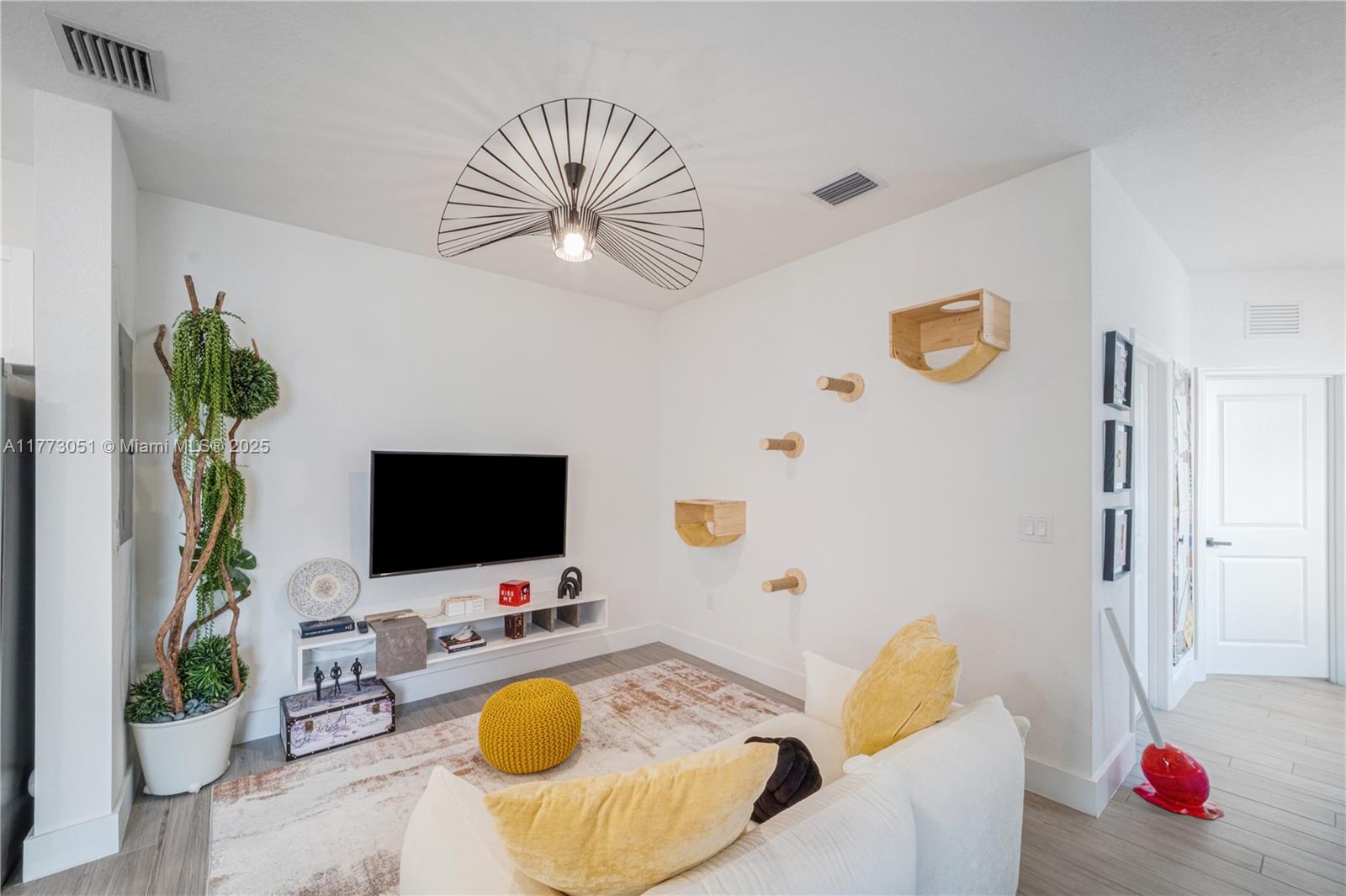 VIA VENTURA NEIGHBORHOOD - Residential