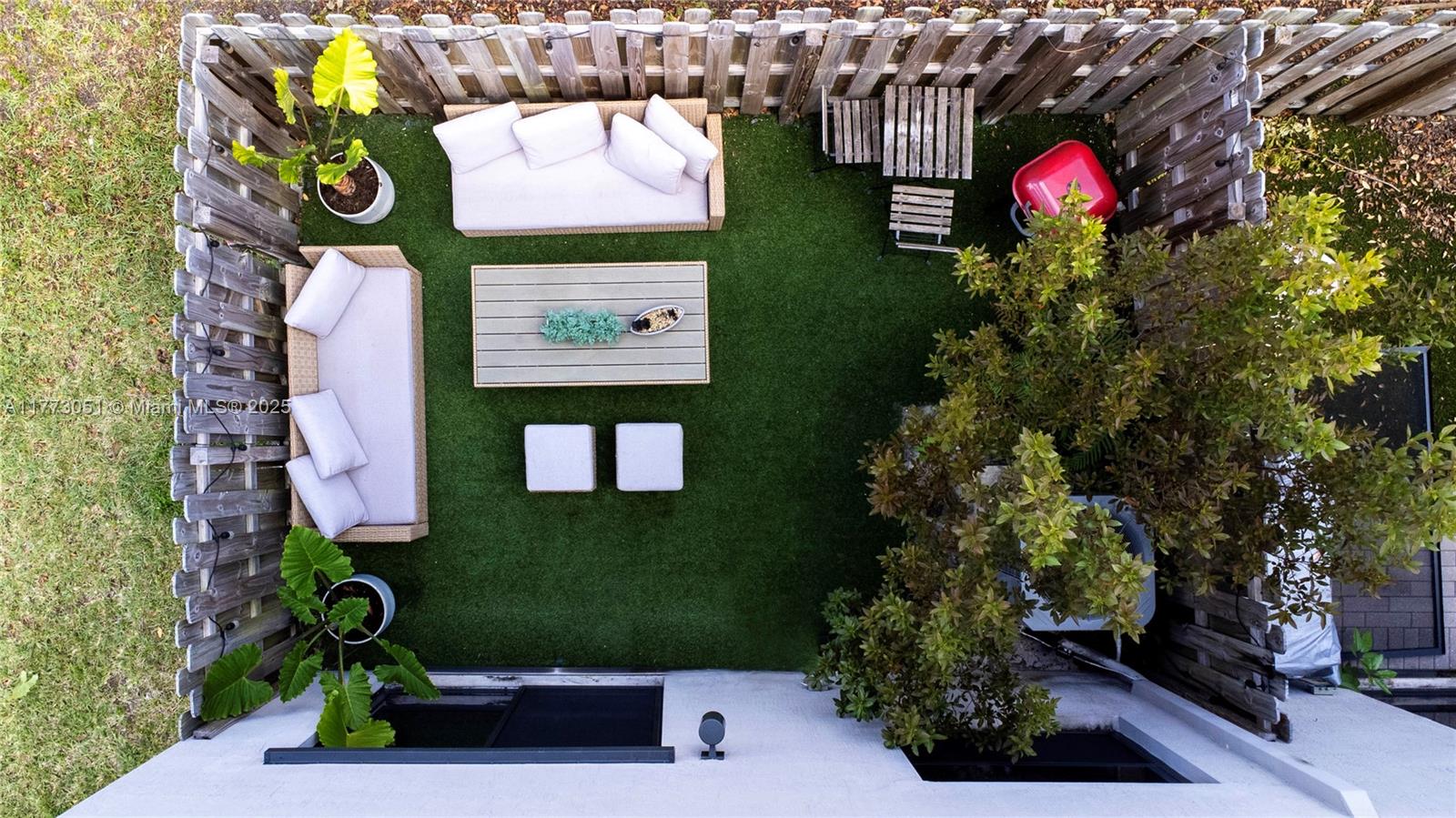VIA VENTURA NEIGHBORHOOD - Residential