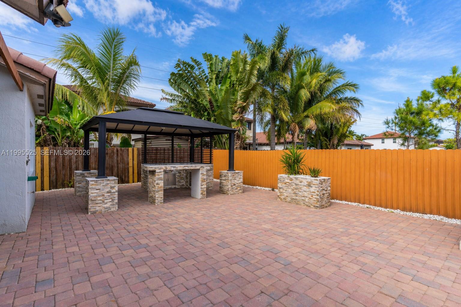 CHATEAU ROYAL ESTATES - Residential