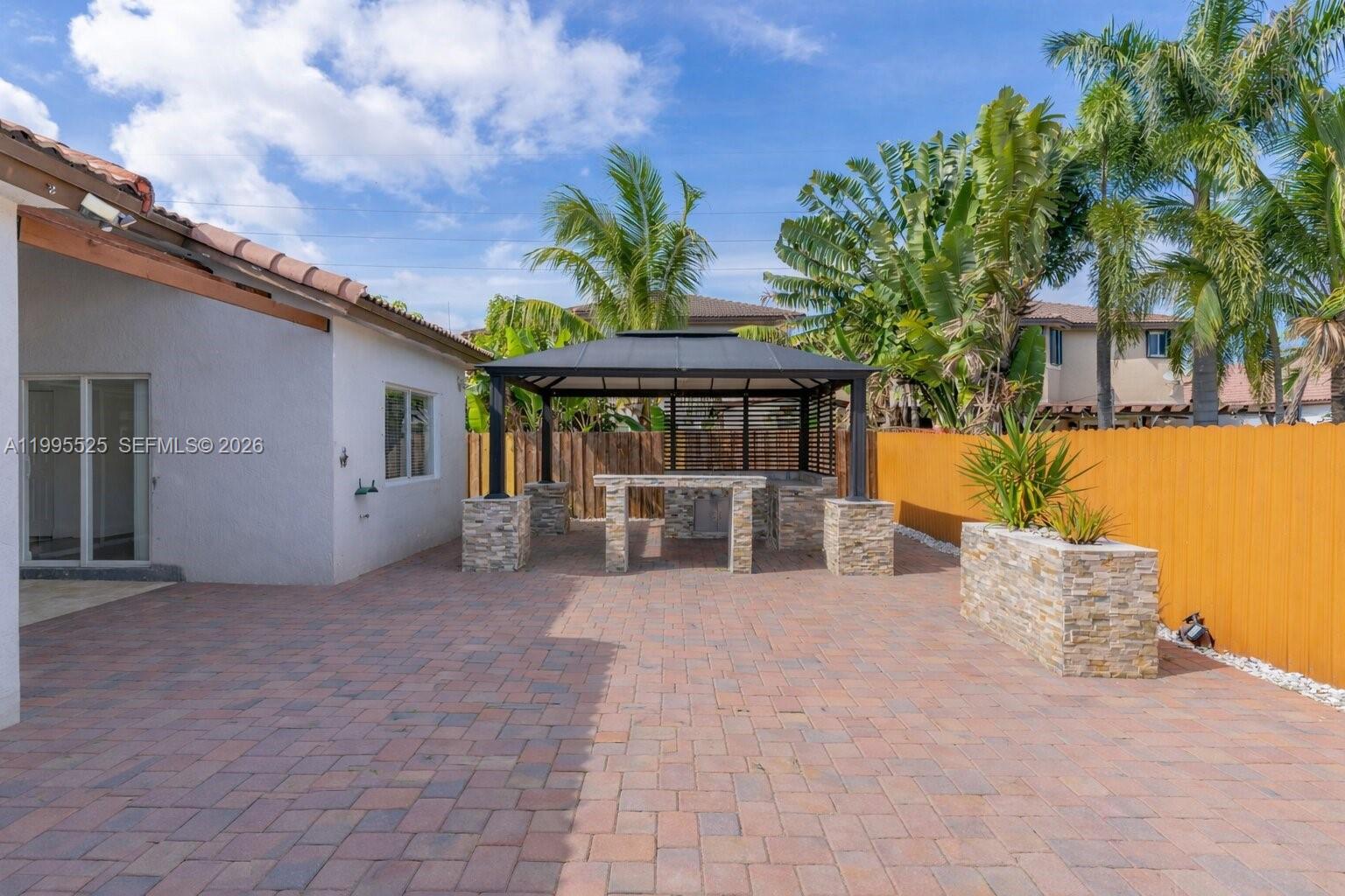 CHATEAU ROYAL ESTATES - Residential