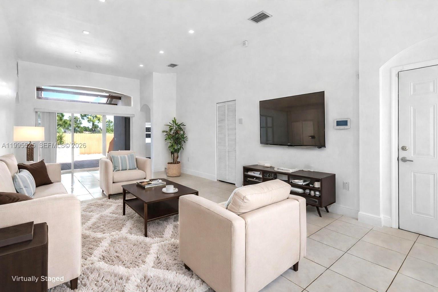 CHATEAU ROYAL ESTATES - Residential