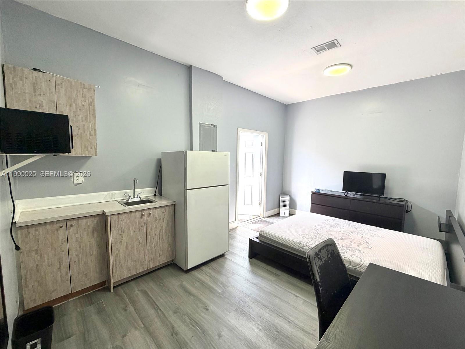 CHATEAU ROYAL ESTATES - Residential