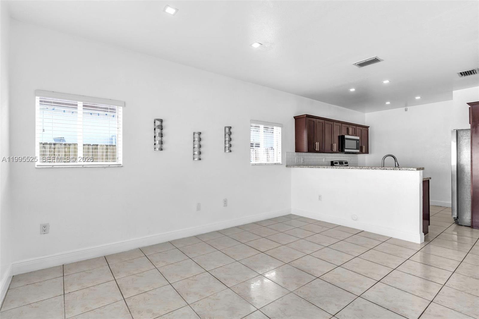 CHATEAU ROYAL ESTATES - Residential