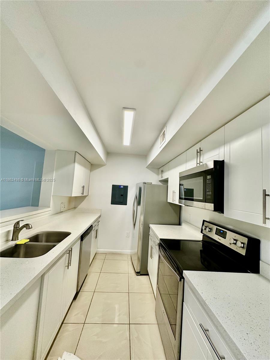 BISCAYNE BEACH CLUB CONDO - Residential Lease