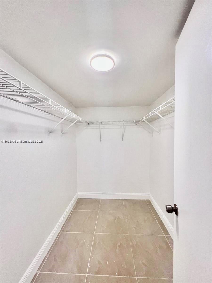 BISCAYNE BEACH CLUB CONDO - Residential Lease