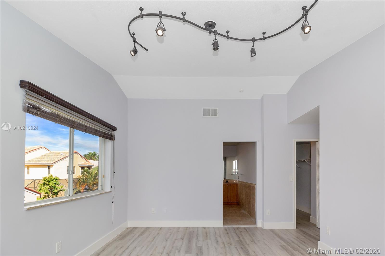 TWIN ACRES - Residential