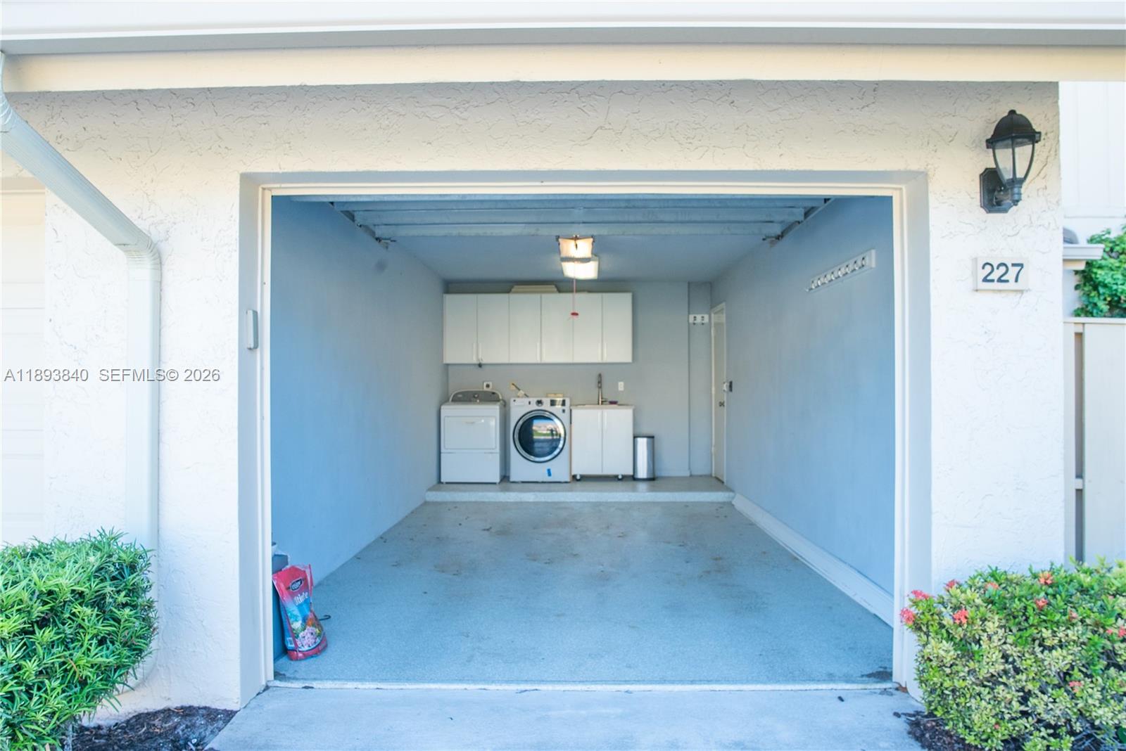 JONATHANS LANDING - Residential