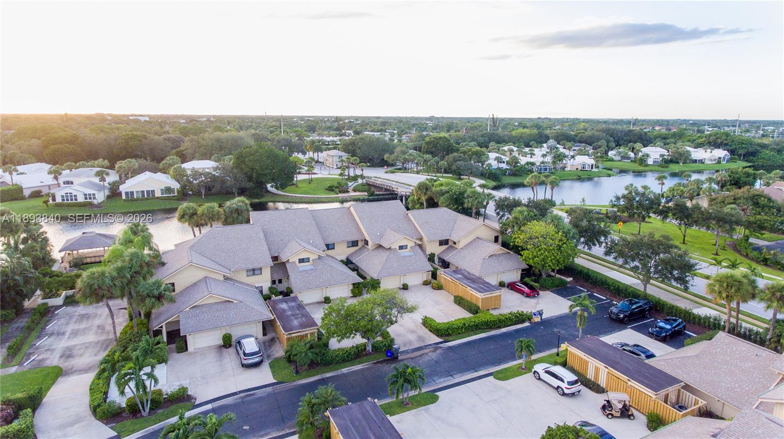 JONATHANS LANDING - Residential