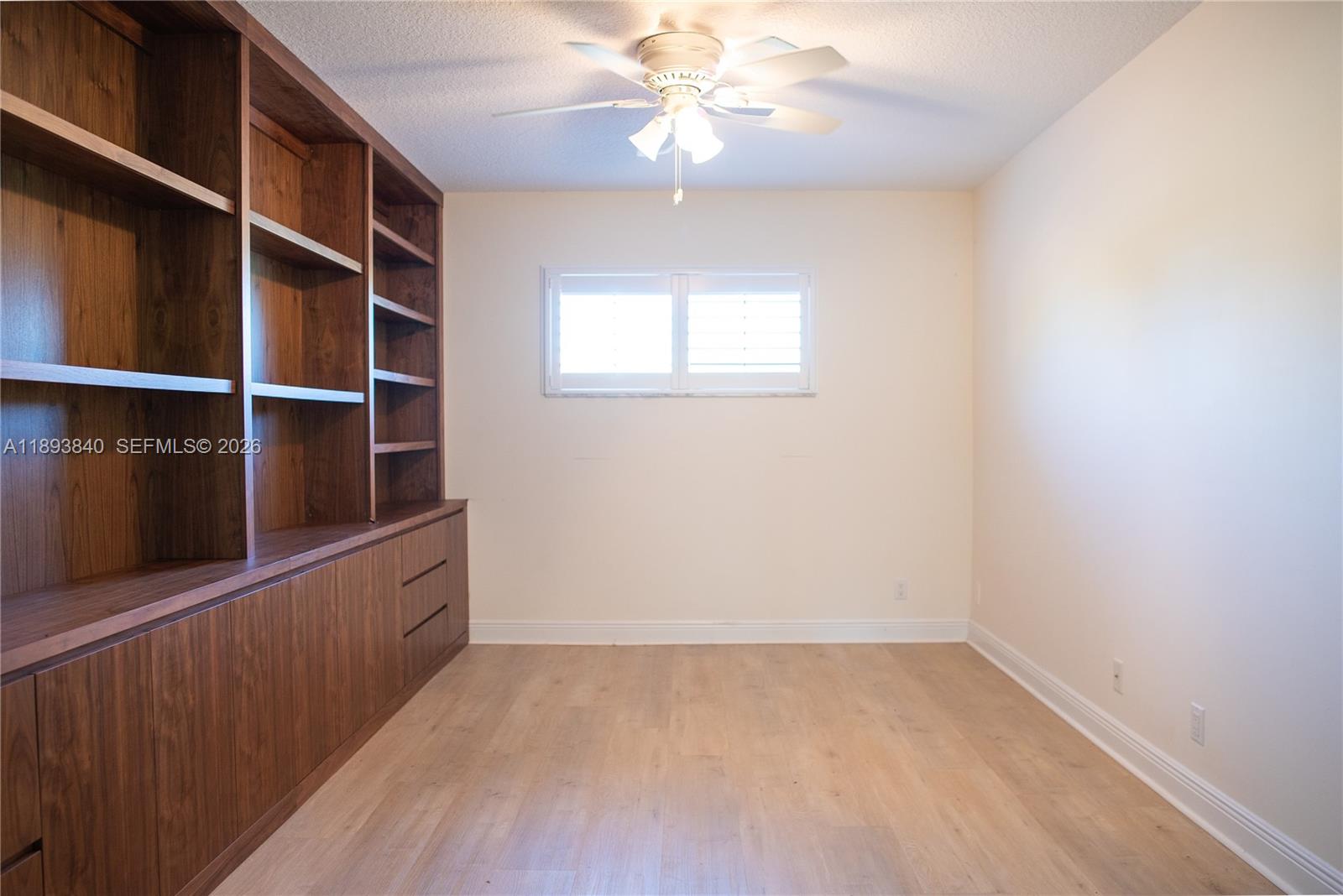 JONATHANS LANDING - Residential