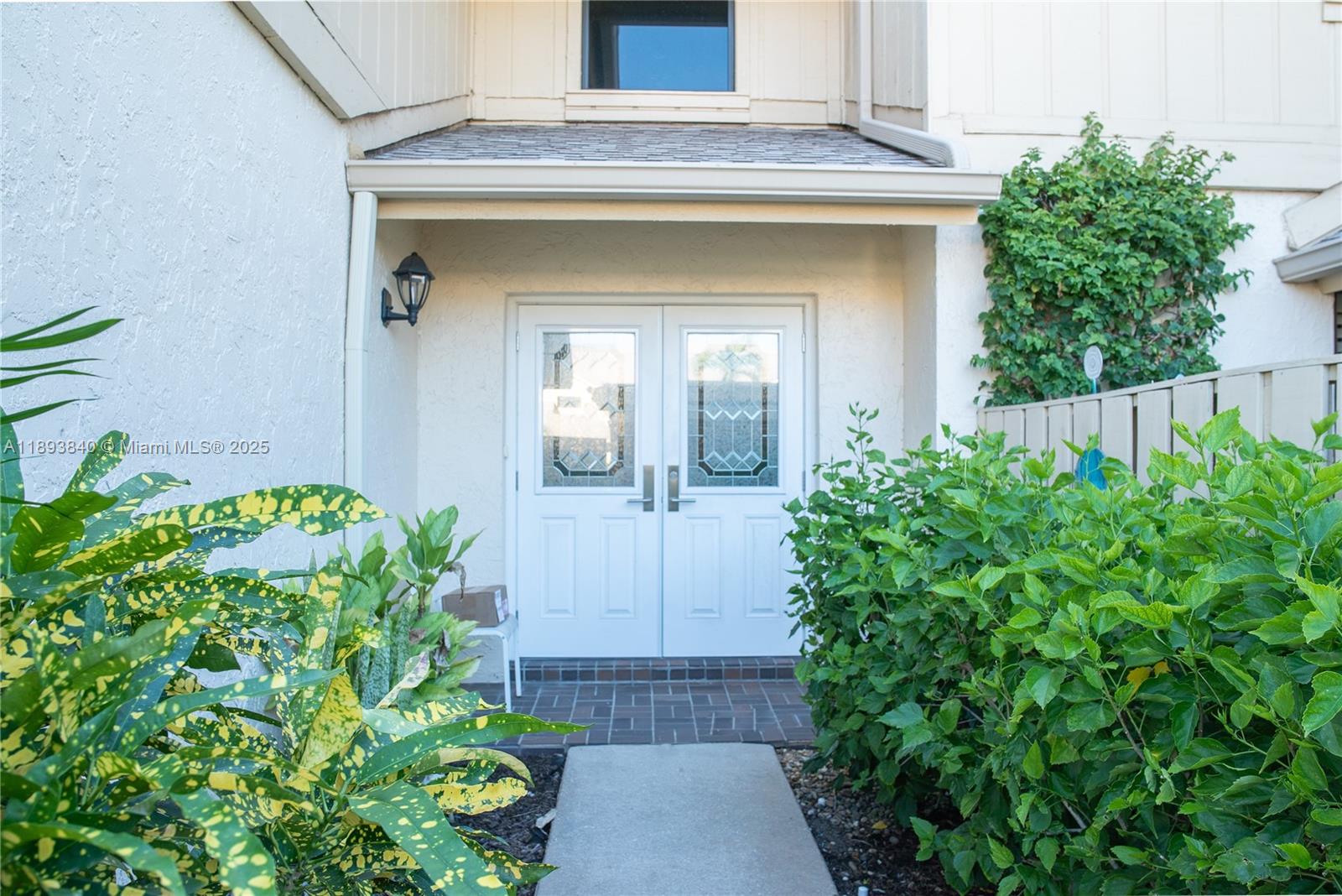 JONATHANS LANDING - Residential