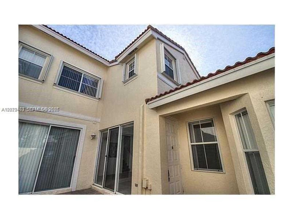 Photo of 960 Corkwood St, Hollywood, FL 33019 (MLS # A12029403)