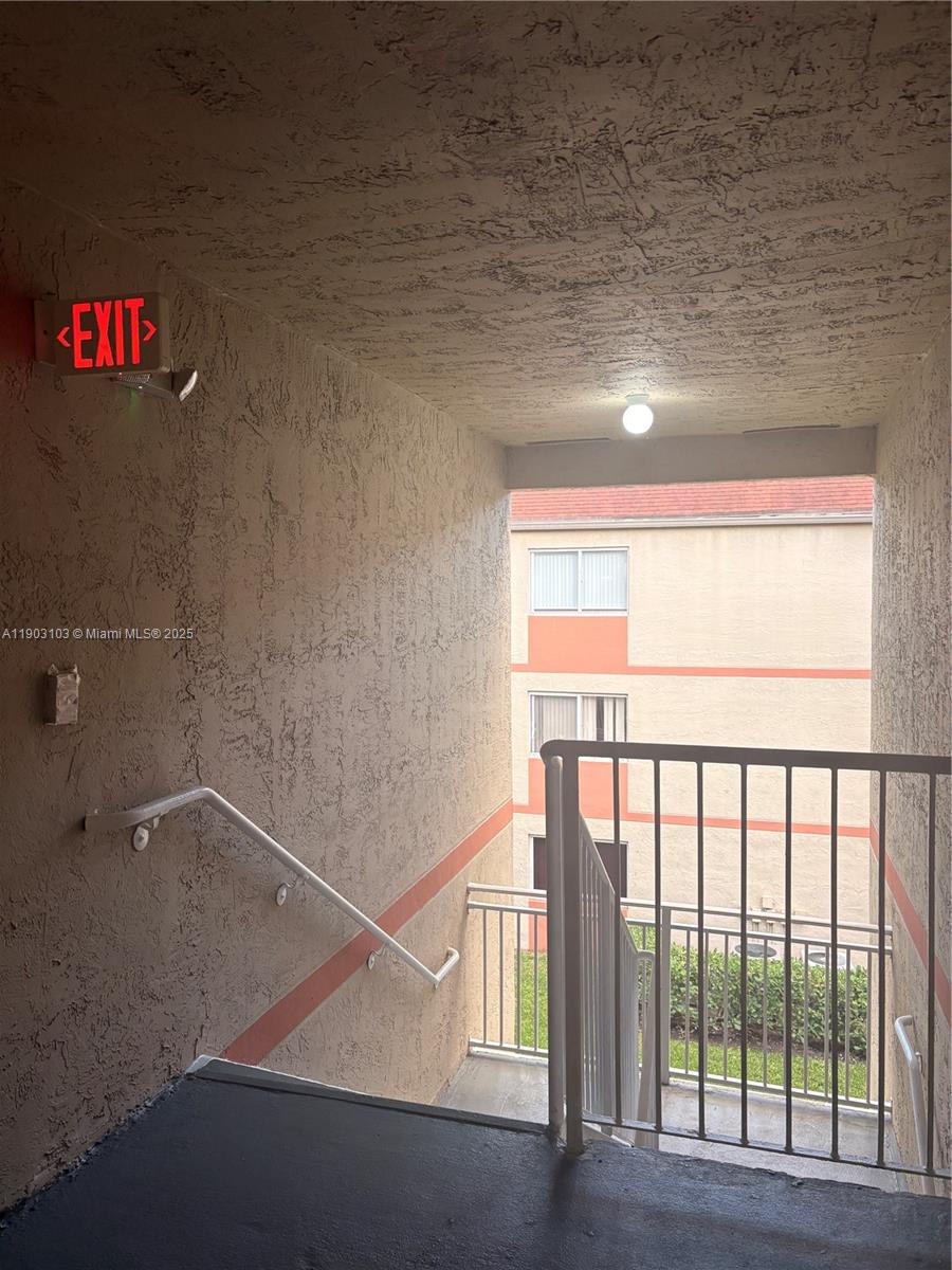 VILLA RUSTICA I CONDO - Residential Lease