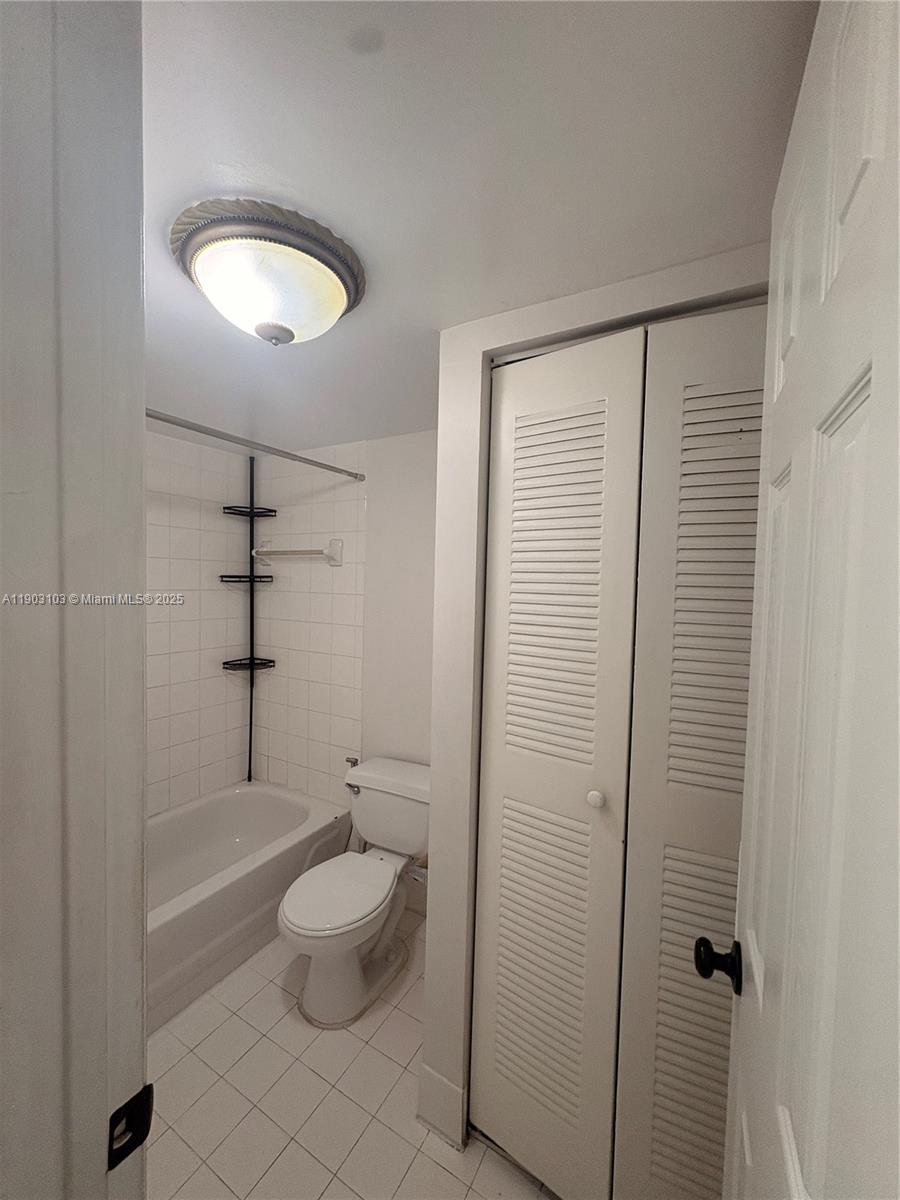 VILLA RUSTICA I CONDO - Residential Lease