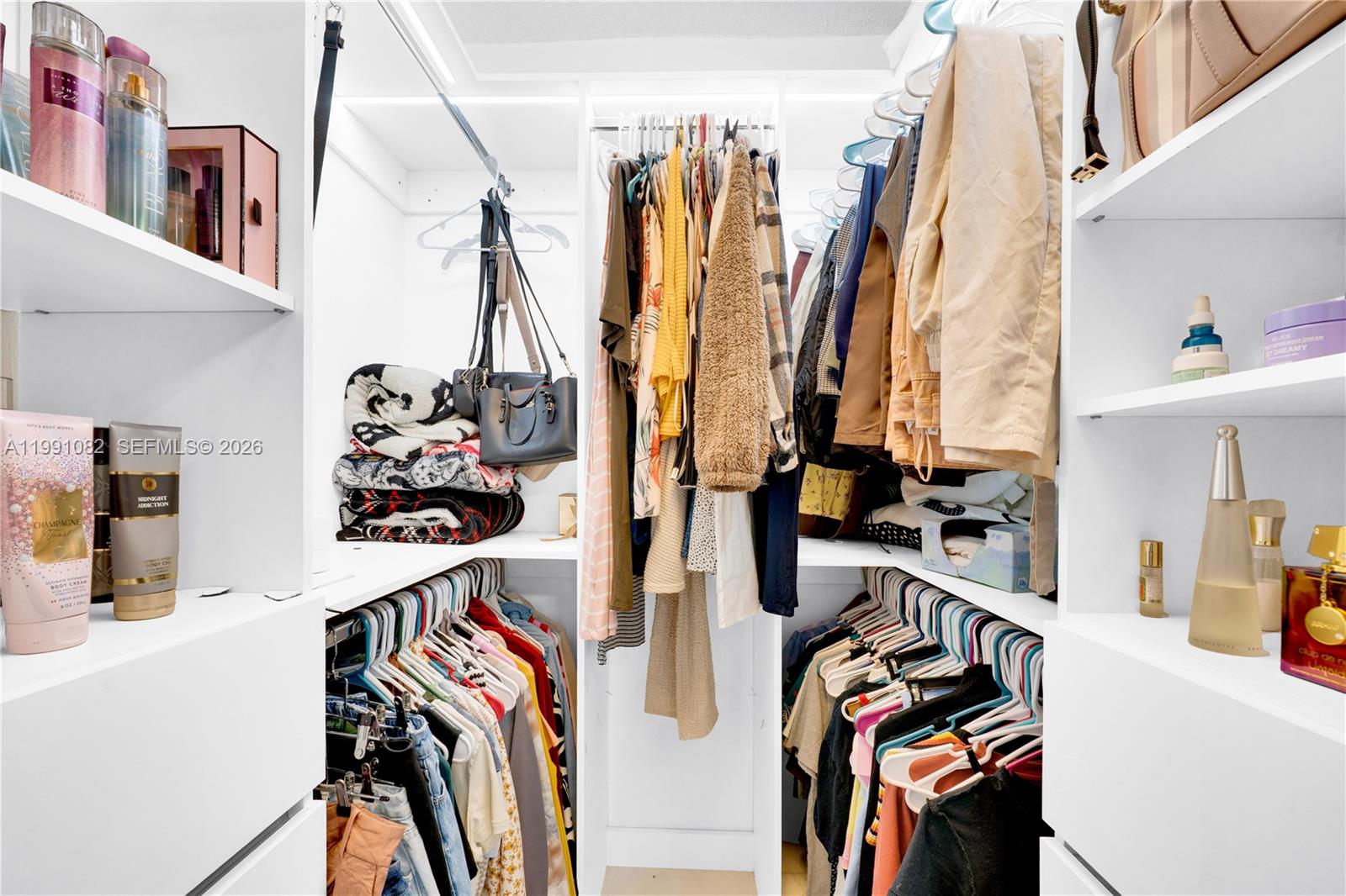 J R CONDO PH I - Residential