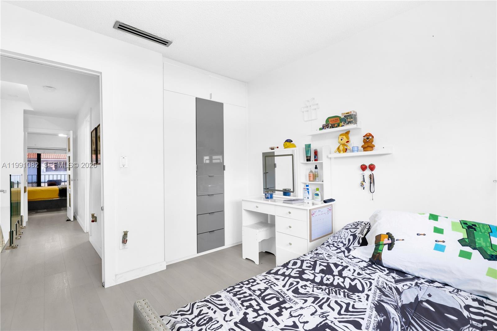 J R CONDO PH I - Residential