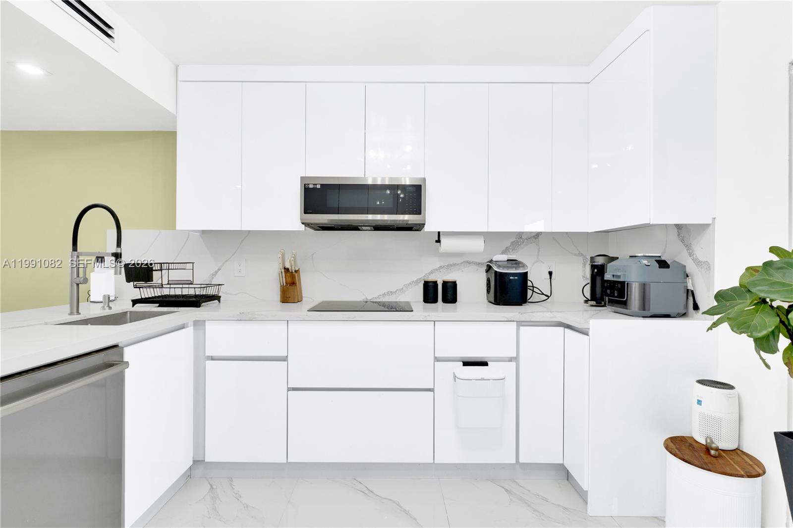 J R CONDO PH I - Residential