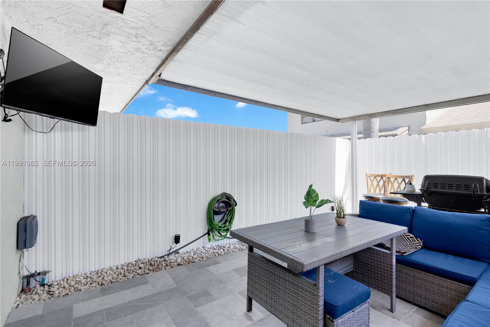 J R CONDO PH I - Residential