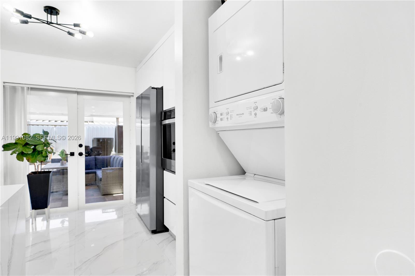 J R CONDO PH I - Residential