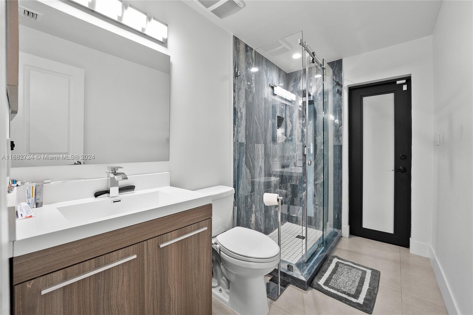 SHORES LINDGREN FIRST ADD - Residential Lease