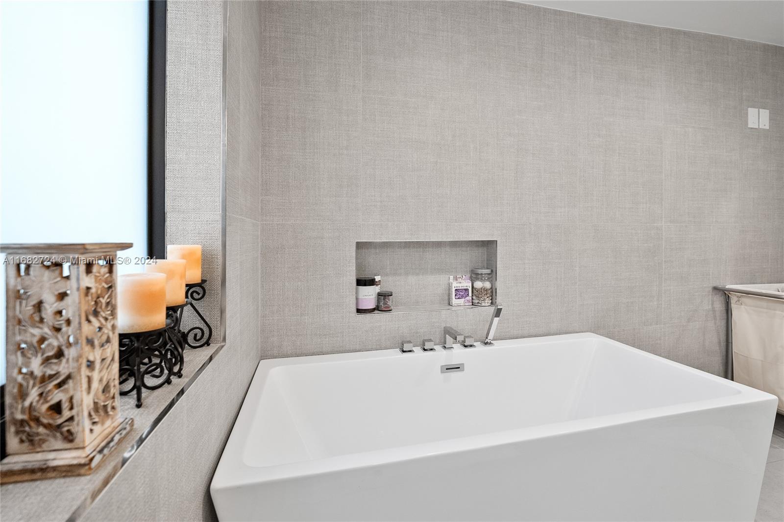 SHORES LINDGREN FIRST ADD - Residential Lease