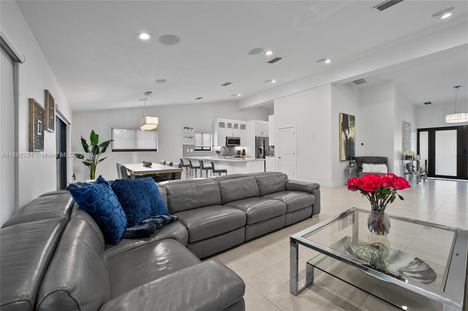 SHORES LINDGREN FIRST ADD - Residential Lease