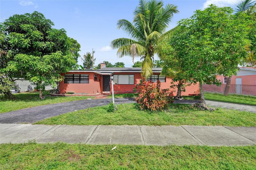 Welcome to this spacious 4-bedroom, 2-bath home located in a highly desirable neighborhood. BRAND NEW ROOF!! This property offers a fantastic opportunity for buyers looking to add their personal touch. Featuring a generous floor plan with ample natural light, a large living area, and a functional kitchen layout, the bones are solid and full of potential. Outside, enjoy a private backyard perfect for entertaining or relaxing. With great schools, shopping, and parks nearby, this home is ideal for those seeking both location and value. Bring your vision and make this home your own!
Ideally situated close to schools, shopping, dinning, and major intersections, this home combines convenience with community.This property offers endless possibilities.