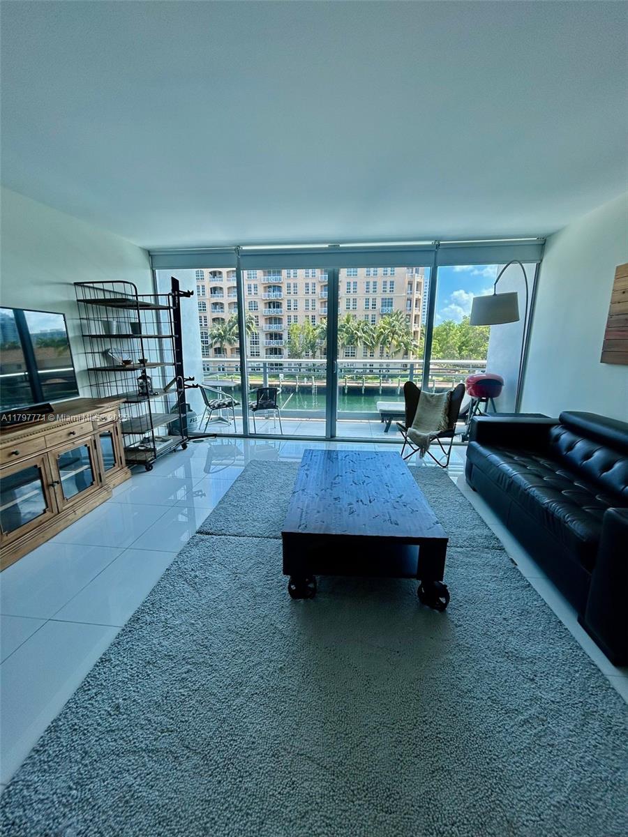 Rental Property at 2950 Ne 188th St 216, Aventura, Miami-Dade County, Florida - Bathrooms: 1  - $2,600 MO.