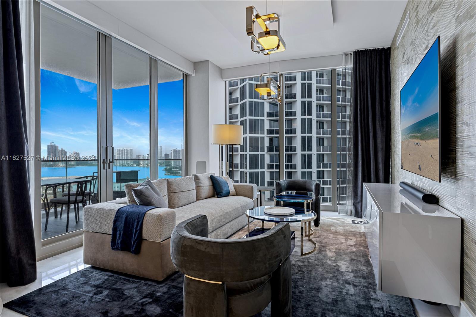 THE ESTATES ACQUALINA - Residential