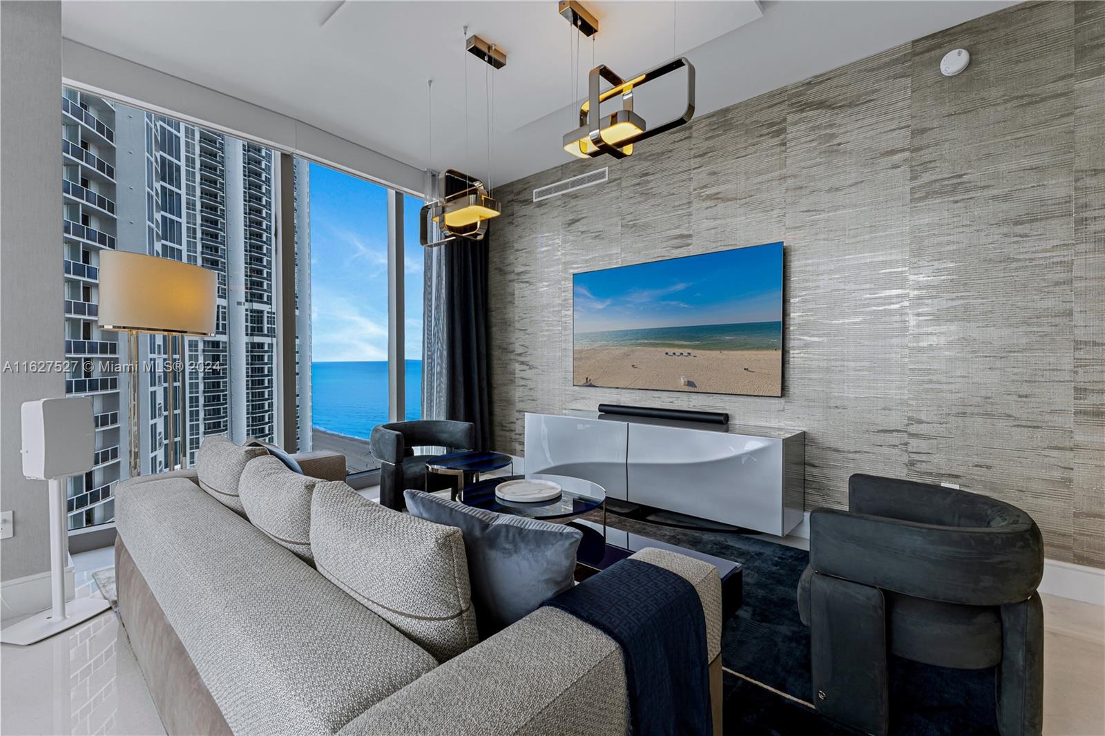 THE ESTATES ACQUALINA - Residential