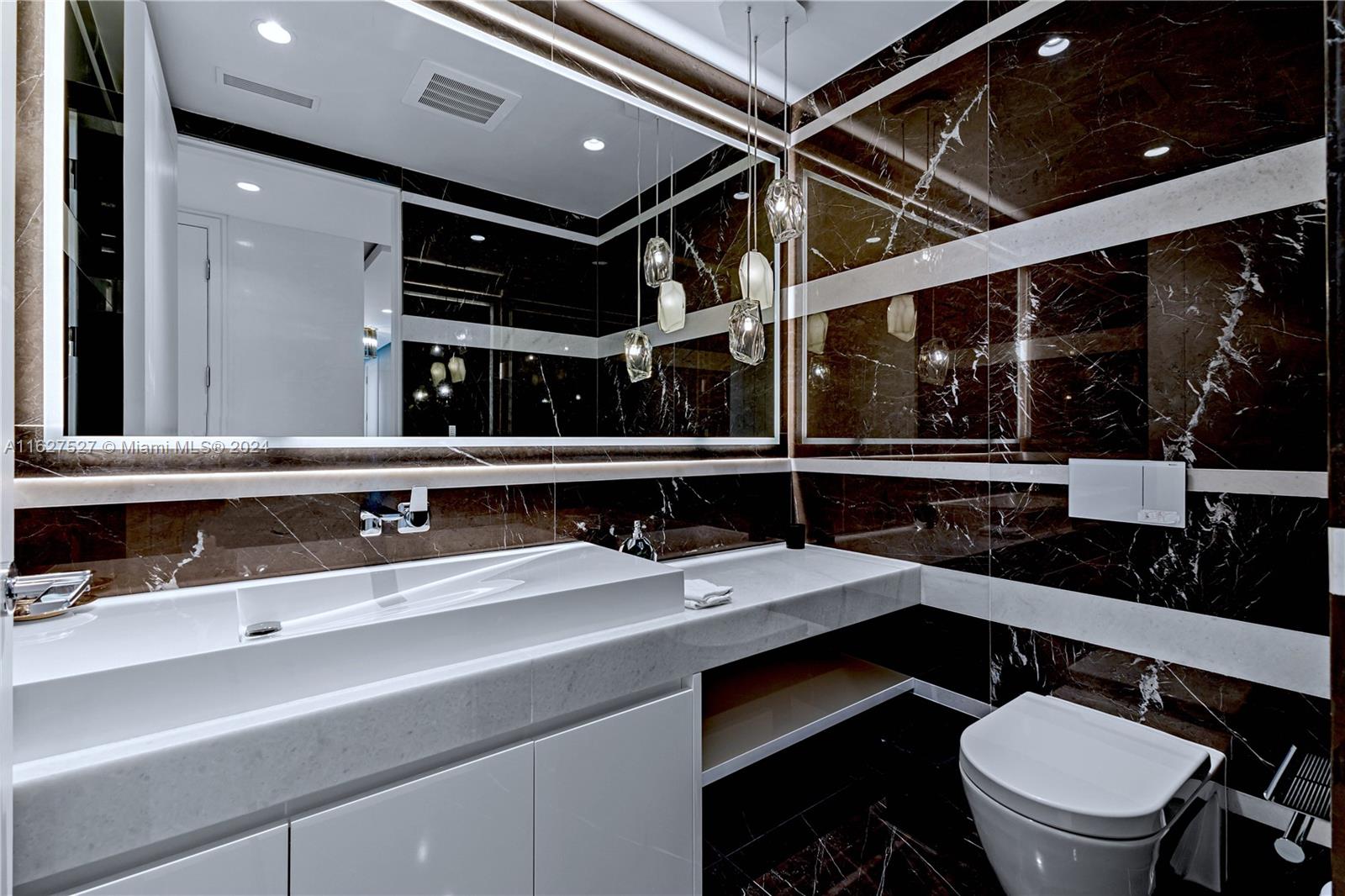 THE ESTATES ACQUALINA - Residential