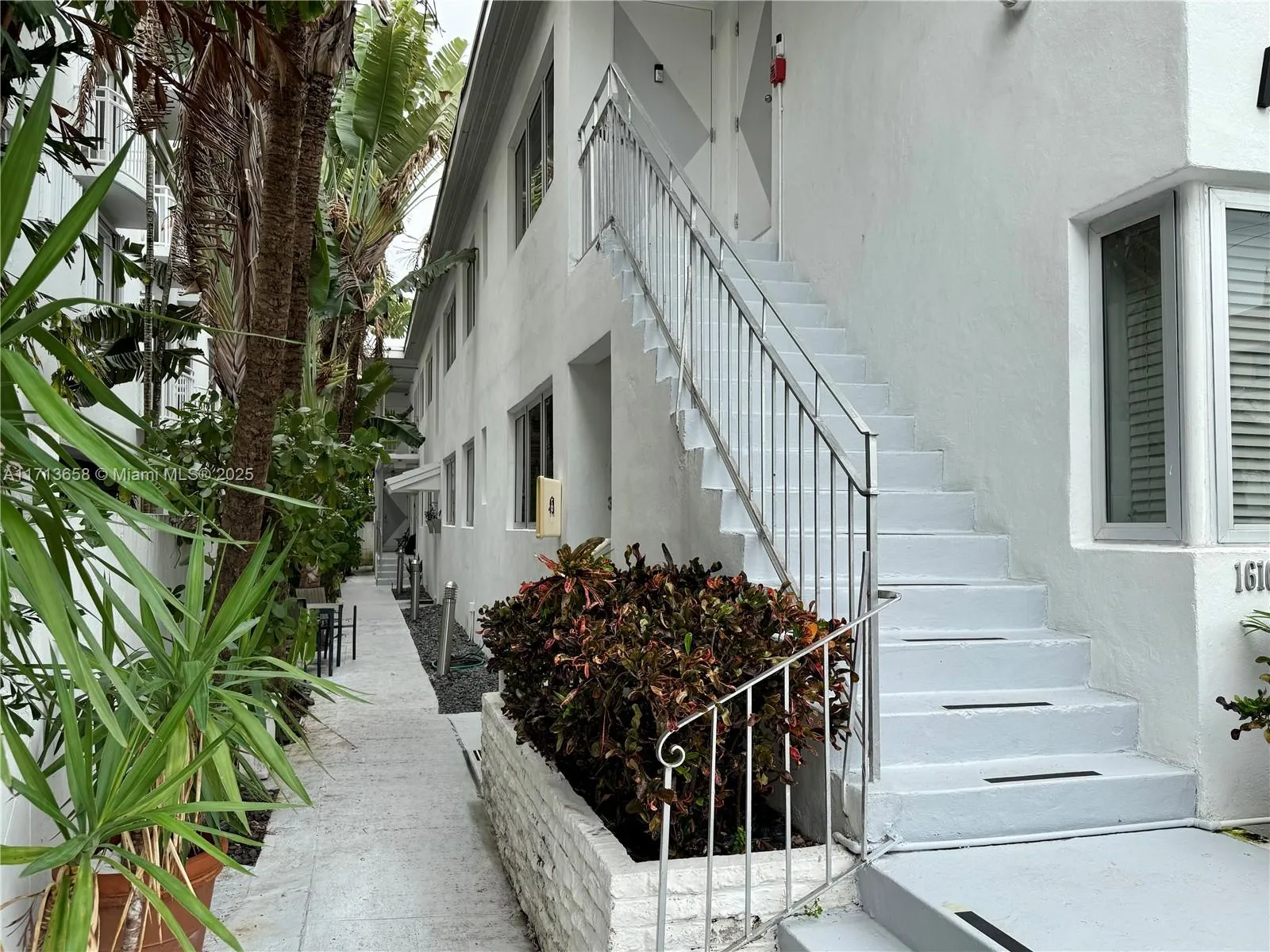 Miami Beach, Florida 33139, United States, 1 Bedroom Bedrooms, ,1 BathroomBathrooms,Residential,Active,24644