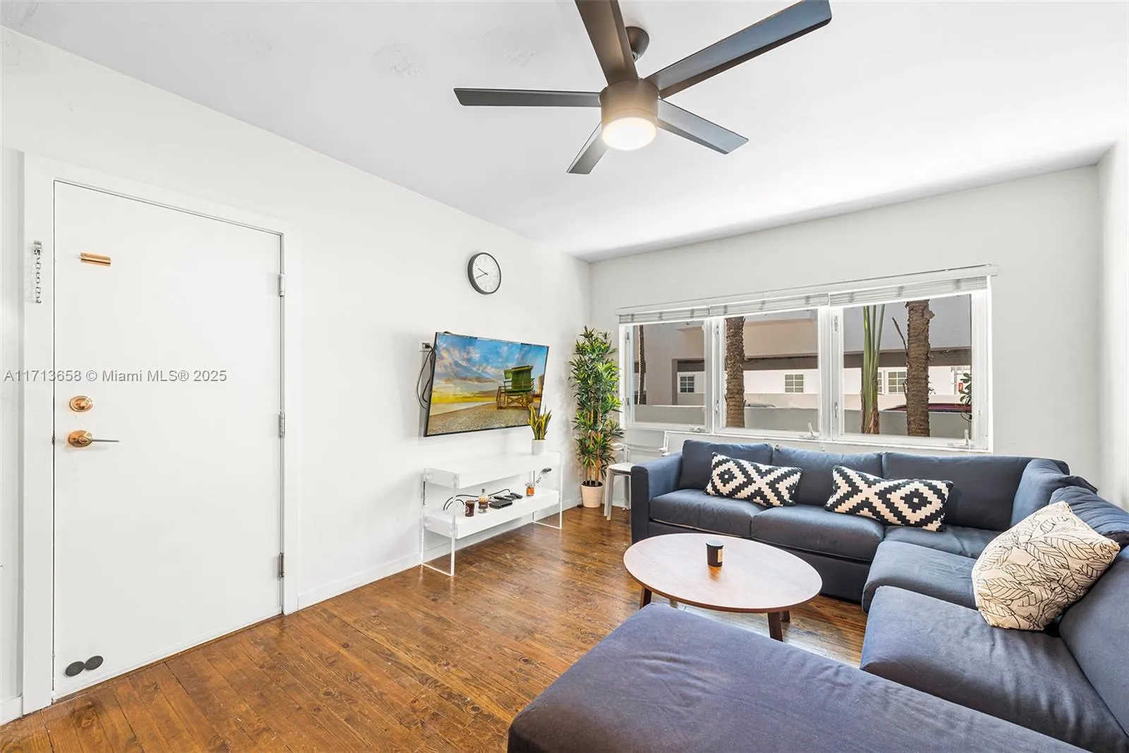 Miami Beach, Florida 33139, United States, 1 Bedroom Bedrooms, ,1 BathroomBathrooms,Residential,Active,24644