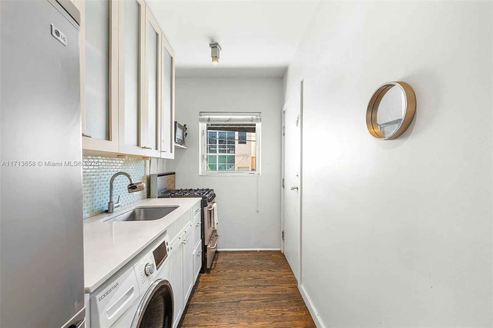 Miami Beach, Florida 33139, United States, 1 Bedroom Bedrooms, ,1 BathroomBathrooms,Residential,Active,24644