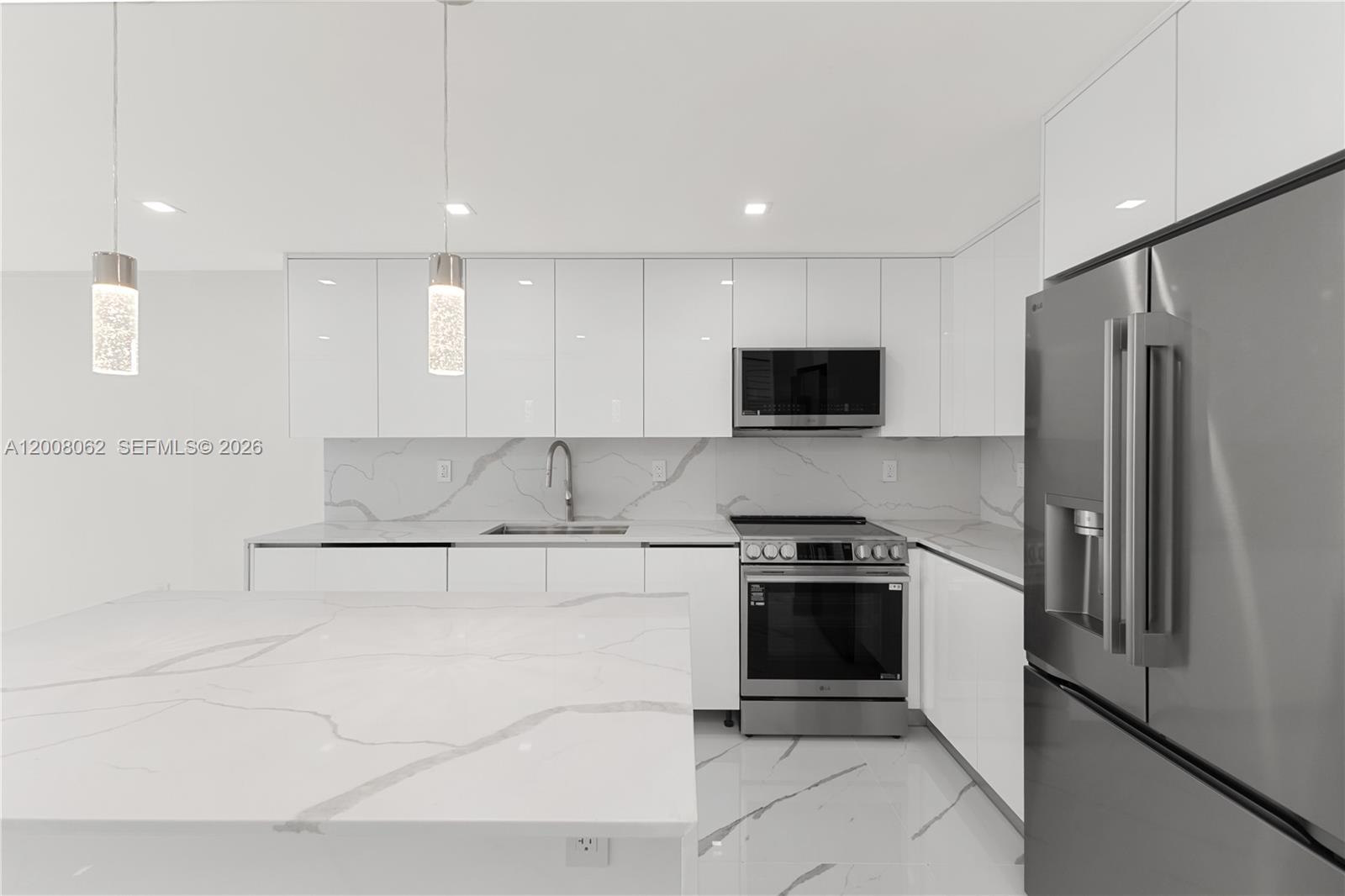 345 Ocean Dr 708
