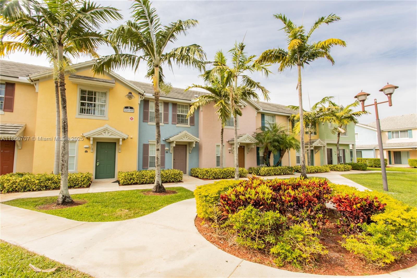 Pinnacle Village is a Key West style property, non-smoking community located in Pompano Beach. Clubhouse, Computer Lab, and Playground. *** INCOME RESTRICTIONS APPLY ***