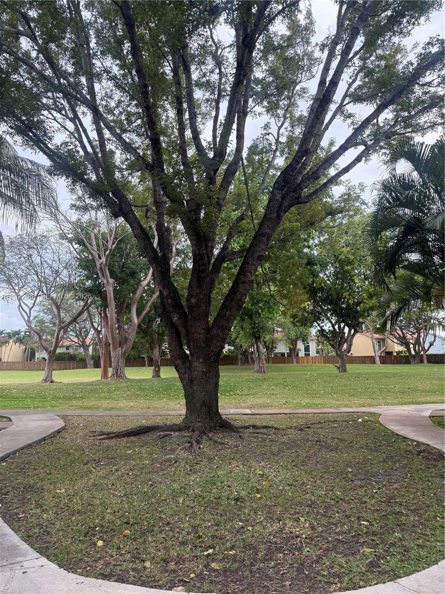 VISTA LAGO AT THE HAMMOCK - Residential