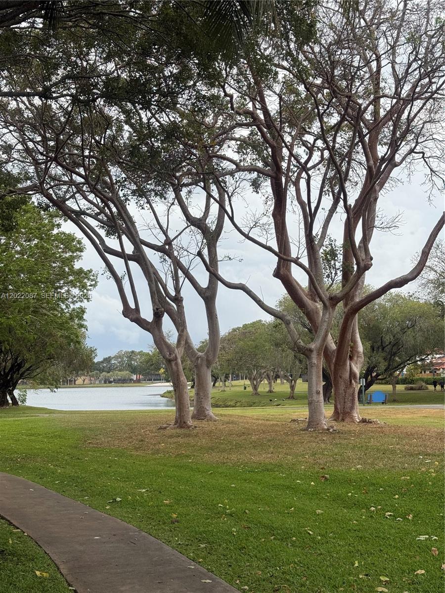VISTA LAGO AT THE HAMMOCK - Residential