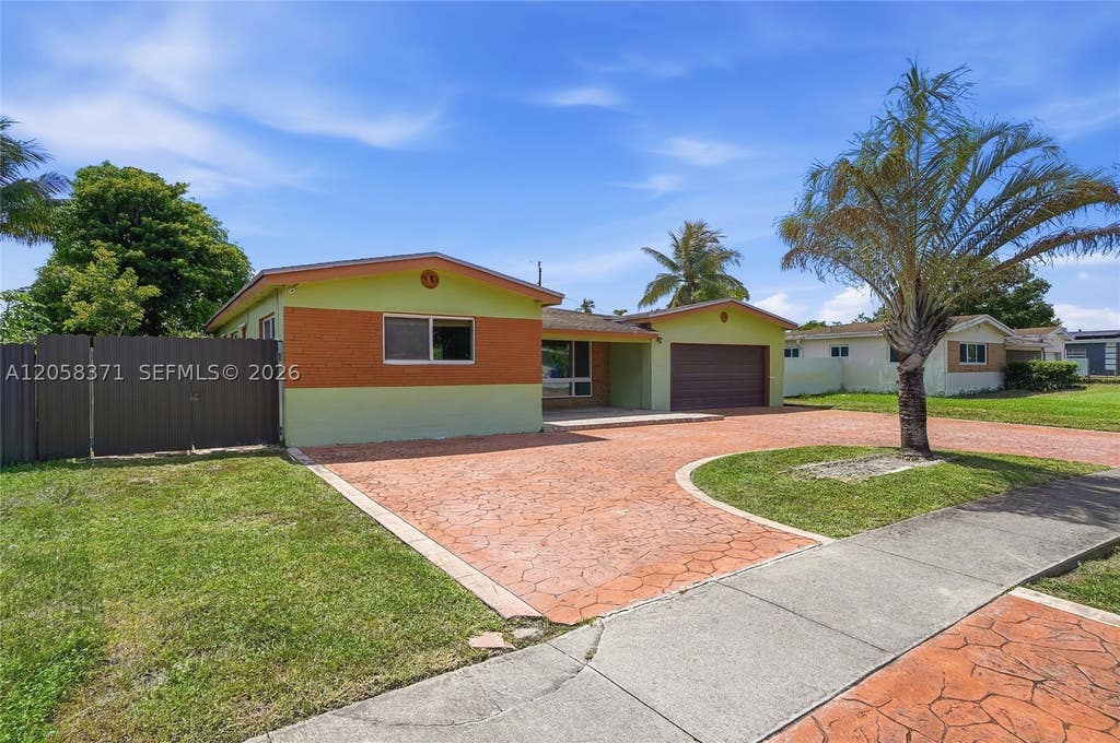 Photo of 2220 De Soto Dr, Miramar, FL 33023 (MLS # A12058371)