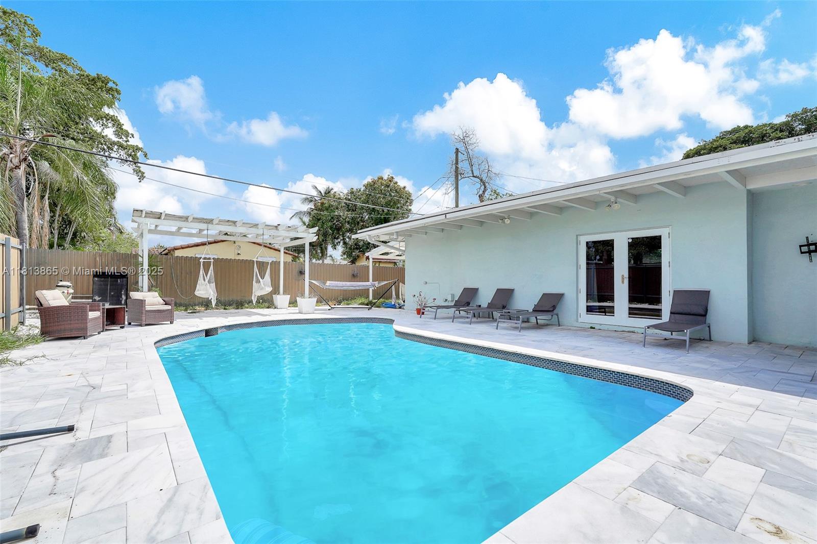HOLLYWOOD HIGHLANDS PARK - Residential