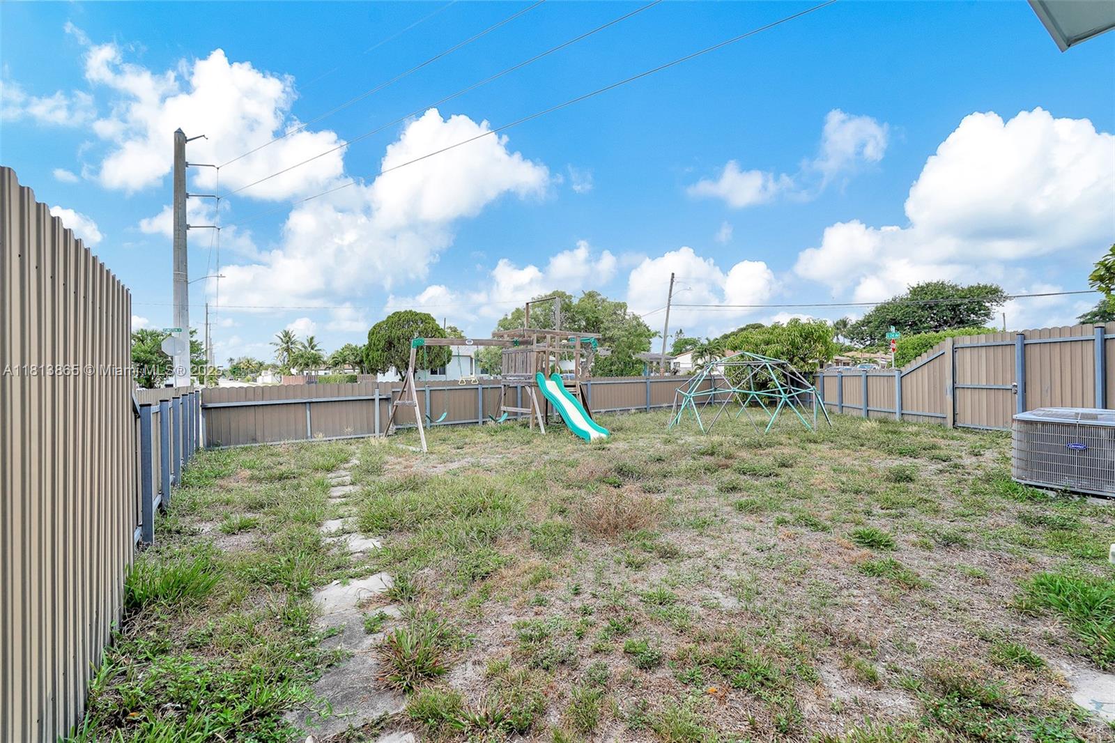 HOLLYWOOD HIGHLANDS PARK - Residential