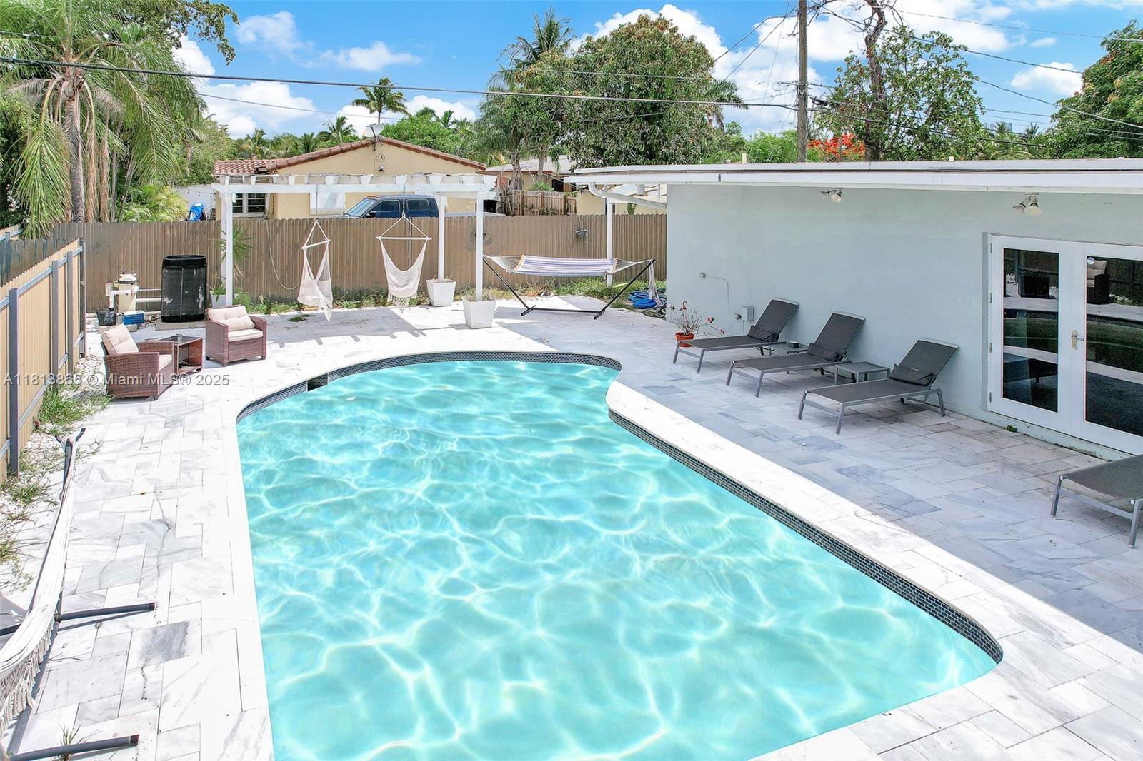HOLLYWOOD HIGHLANDS PARK - Residential