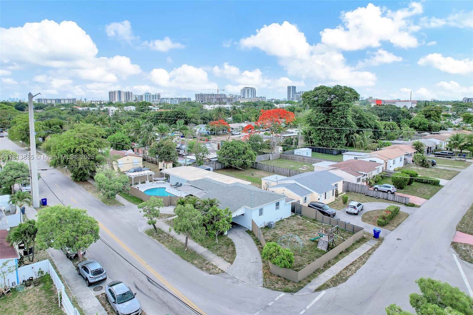 HOLLYWOOD HIGHLANDS PARK - Residential