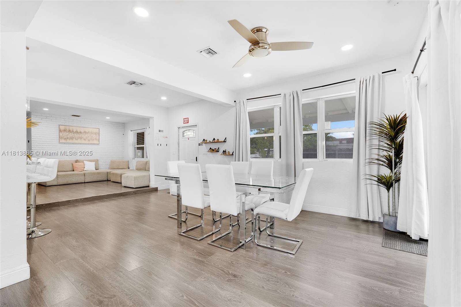 HOLLYWOOD HIGHLANDS PARK - Residential